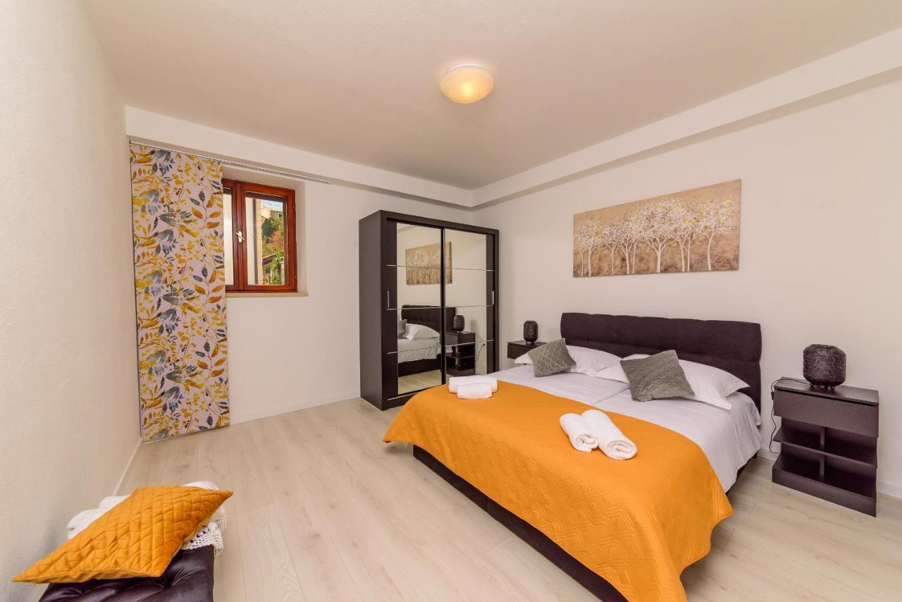Apartmani Bokin Bol Esterno foto